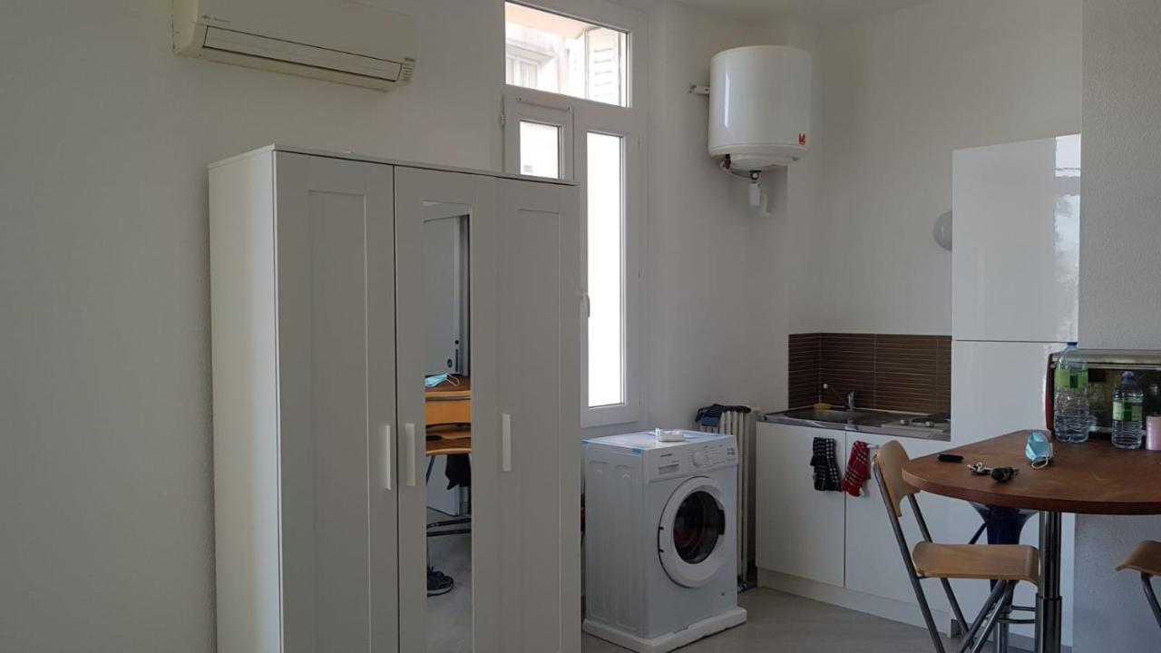 Studio With Sea View For 2 People Toulon Exterior photo