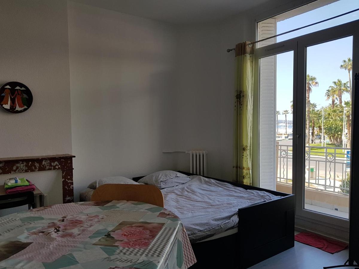 Studio With Sea View For 2 People Toulon Exterior photo